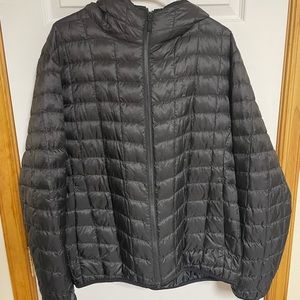 Uniqlo Men's Black Quilted Hooded Packable Jacket